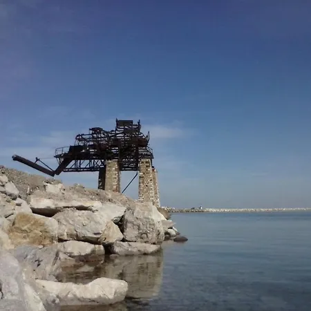 Voukamvilia * Paralia Kimis